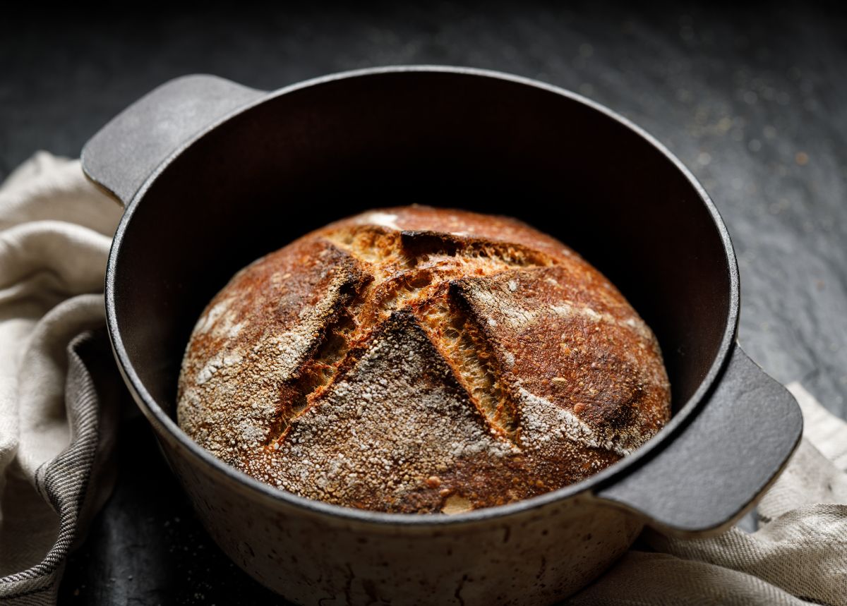 Loaf of bread in dutch oven